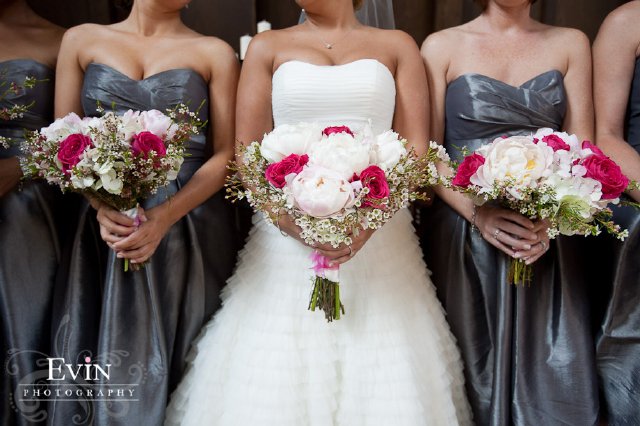 bride, bridesmaids, nashville wedding, bouquets, evin photography
